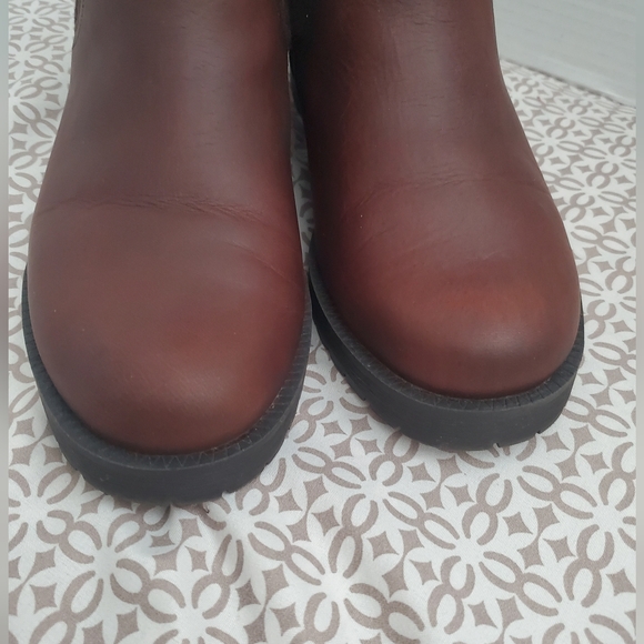 Vionic Boots Size 8.5 . - Picture 7 of 16